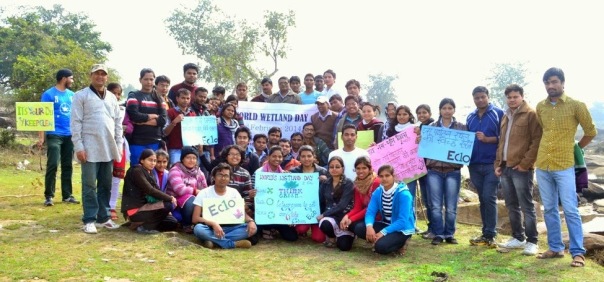 Picture 5: Cleanliness Drive at Kharanja Fall by BHU students with DFO Adarsh Kumar| 02.02.2014. Photograph: Eco One-BHU