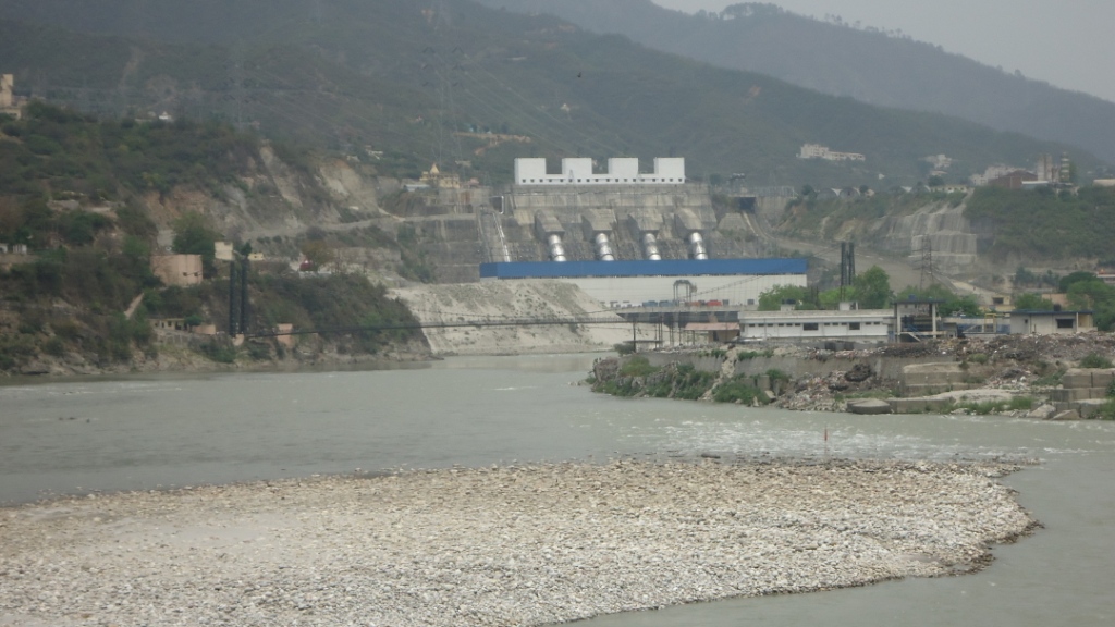 चित्र-1  श्रीनगर जलविद्युत परियोजना का विद्युत गृह (सभी चित्र लेखक द्वारा)