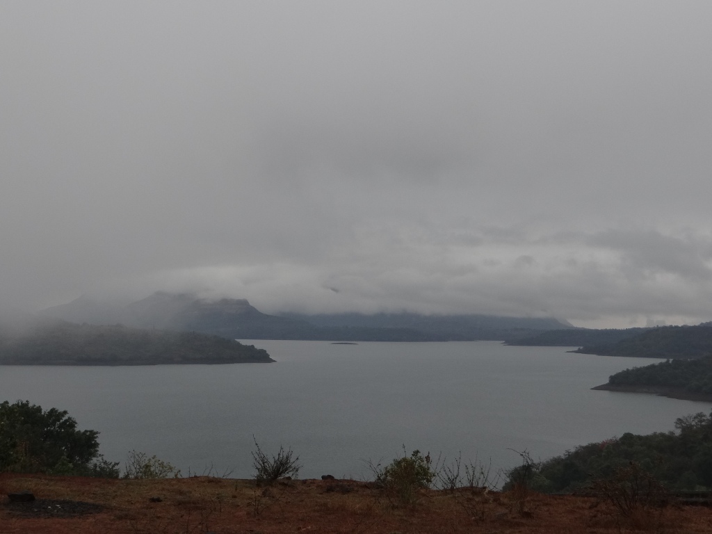The huge Mulshi reservoir with Designed Live Storage of 553 MCM, higher than Panshet/Varasgaon/ Chaskaman/Dimbhe or Neera Deoghar Photo: Parineeta Dandekar