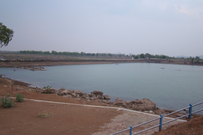 Bariyarpur Barrage at Dead storage level in June 2016 (Photo by Manoj Misra)